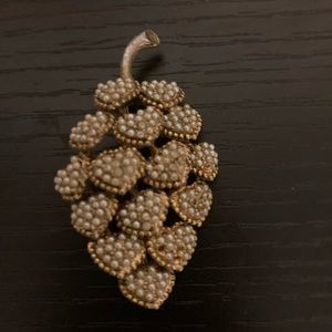 Vintage HAR leaf Brooch